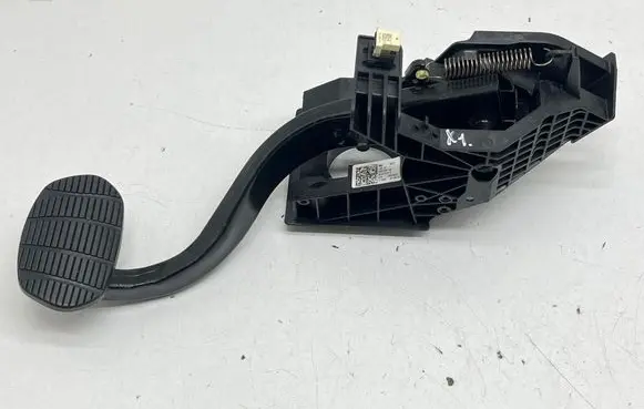 BMW X1 F48 F49 Brake pedal 685659606 19929610 81007132E