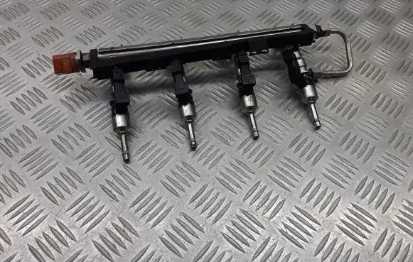 Skoda Fabia Mk1 (6Y) Fuel main line pipe 03F133320C