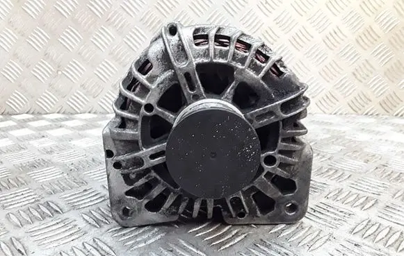 Opel Vivaro Generator/alternator 23370n
