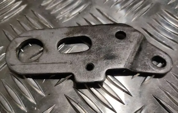 Mercedes-Benz E A207 Engine mounting bracket A6512231841 6512231841