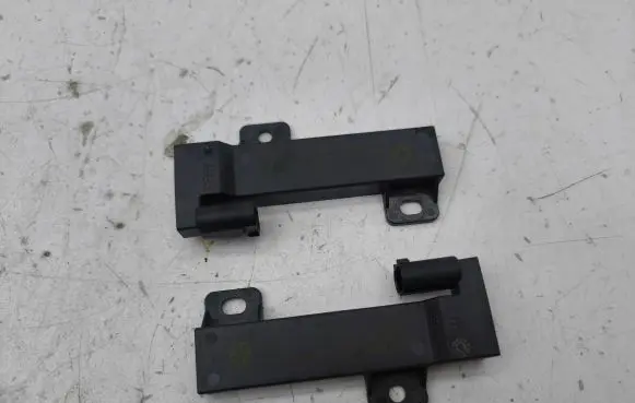 Jeep Cherokee Keyless system antenna P68186637AA