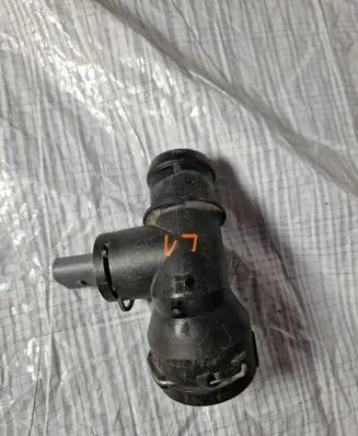 Volkswagen Golf V Engine coolant pipe/hose 1K0122291AD