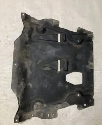 Volvo XC60 Engine splash shield/under tray AG9N6P013DB