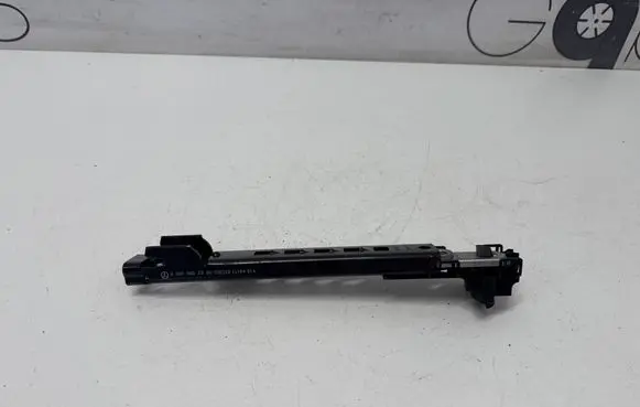 Mercedes-Benz GLC X253 C253 Seat belt height adjuster A0008600388