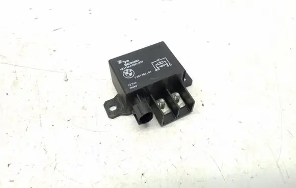 BMW X5M E70 Coolant fan relay 7661503 V23132A2001X26