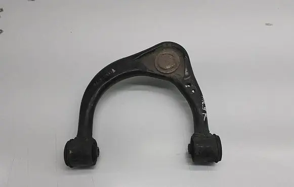 Toyota Hilux (AN10, AN20, AN30) Front lower control arm/wishbone 486100K040