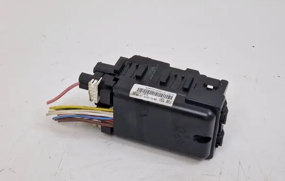 Peugeot 308 Fuse module 18014931