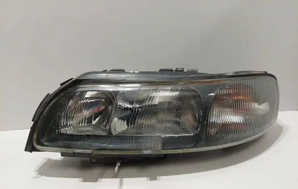 Volvo V70 Headlight/headlamp 8662919 89006878