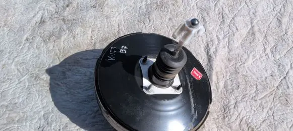 Volkswagen PASSAT B7 Brake booster 3C1614105AP