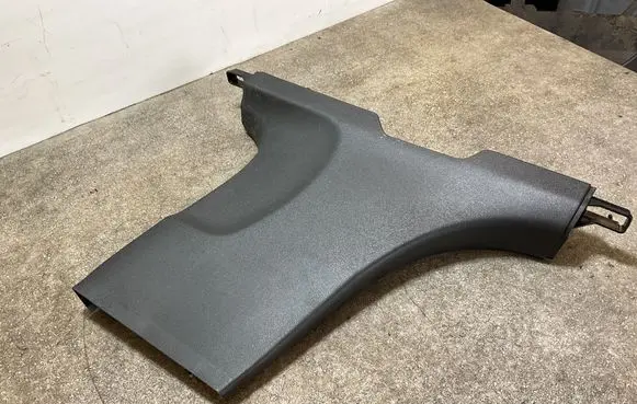 Volvo XC40 (B) pillar trim (bottom) 31457497
