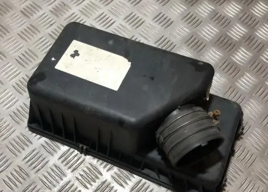 KIA Carens I Air filter box 0k2kb13320