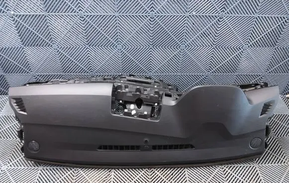 Dacia Sandero III Dashboard 681006727R