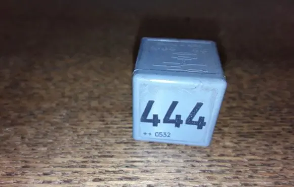Audi A3 S3 8L Other relay V23134A52X400