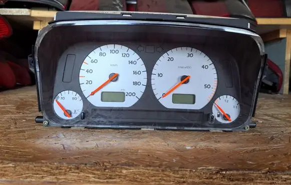 Volkswagen Golf III Speedometer (instrument cluster) 1H0919860T 6160633142
