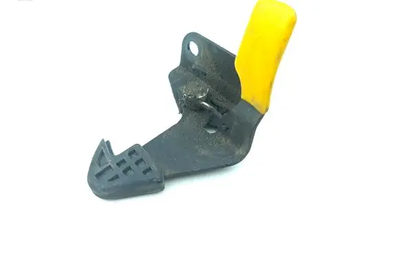 Nissan Leaf II (ZE1) Engine bonnet (hood) release handle