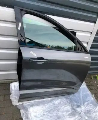 Ford Kuga III Front door