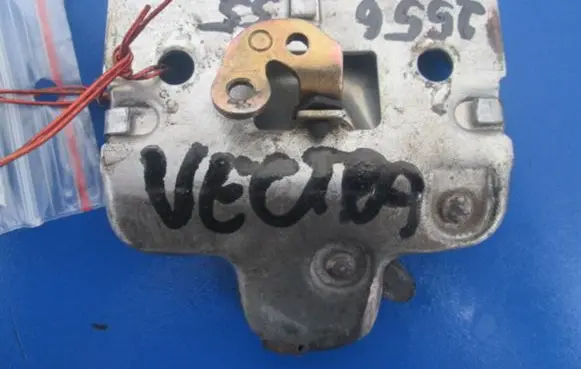Opel Vectra A Tailgate/trunk/boot lock/catch/latch