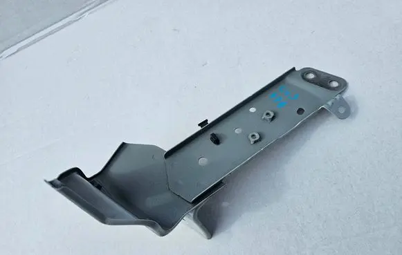 Mazda CX-3 Fender mounting bracket CX3L47A