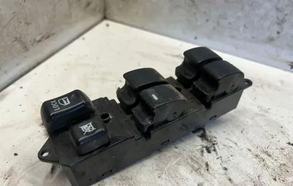Mitsubishi Outlander Electric window control switch 8608A060