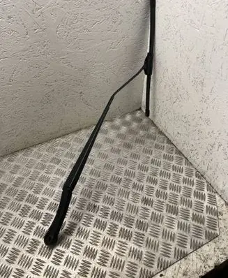 Opel Insignia A Front wiper blade arm 13227399