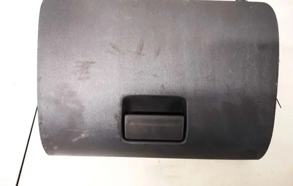 Ford Focus Glove box