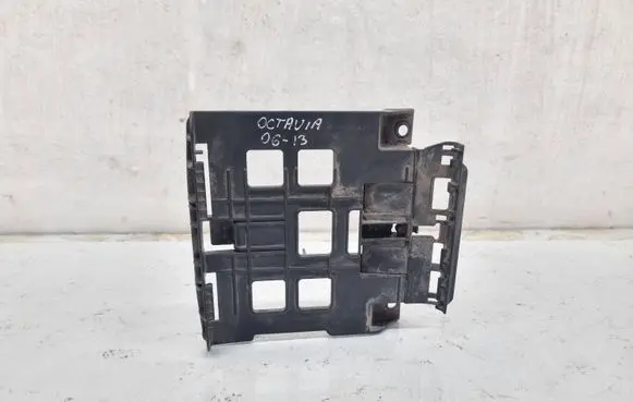 Skoda Octavia Mk2 (1Z) Engine control unit holder 5K0906507