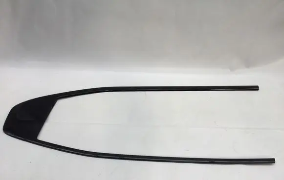 Polestar 2 Rear door window/glass frame 31689572