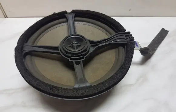Volvo S60 Parcel shelf speaker 8633574