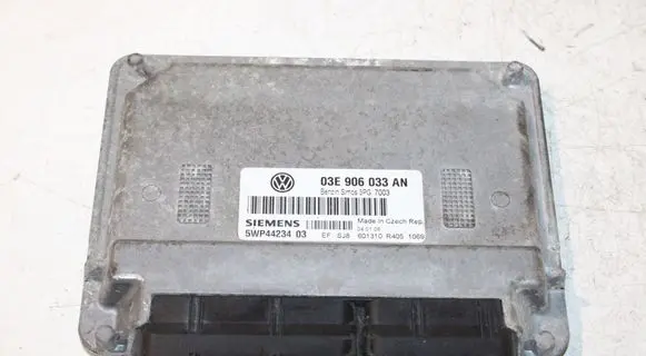 Skoda Fabia Mk1 (6Y) Engine control unit/module 03E906033AN 5WP4423403