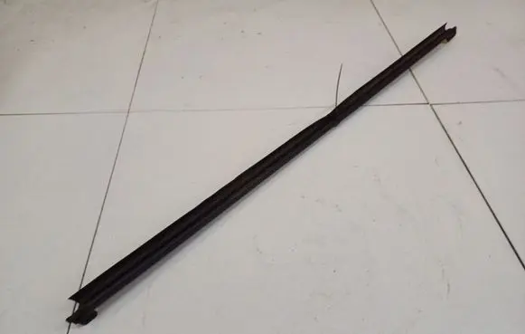 Peugeot 1007 Front door glass trim molding 9646450880