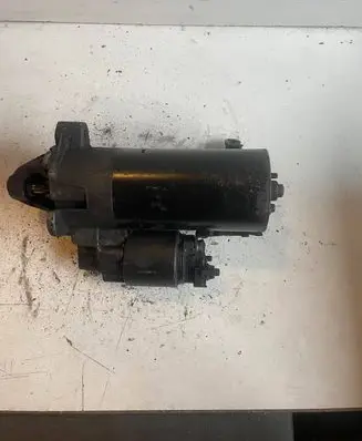 Volkswagen PASSAT B5 Starter motor 068911024G