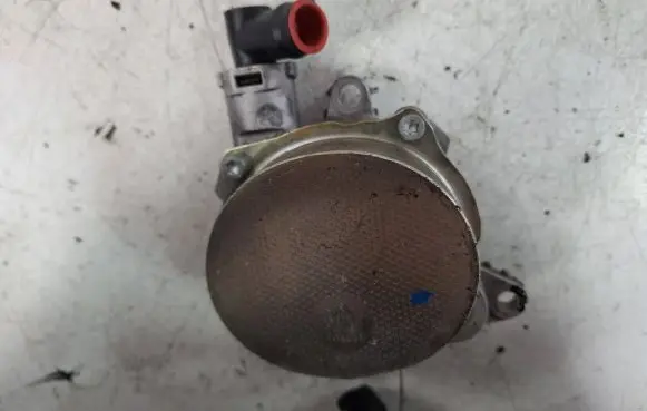 Nissan Qashqai Vacuum pump