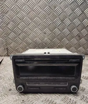 Radio/CD/DVD/GPS head unit
