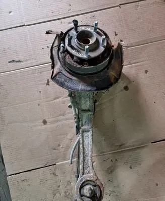 Citroen C-Crosser Rear wheel hub NOCODE