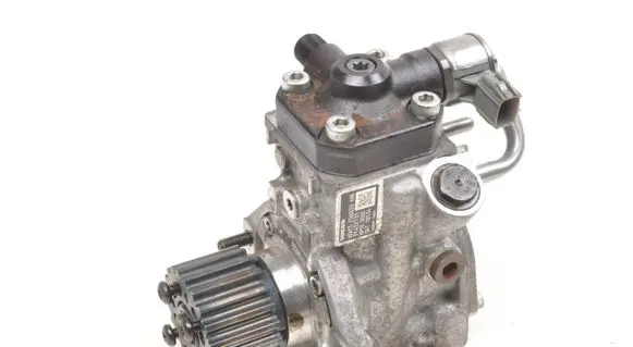 Volvo V40 Fuel injection high pressure pump 31432135