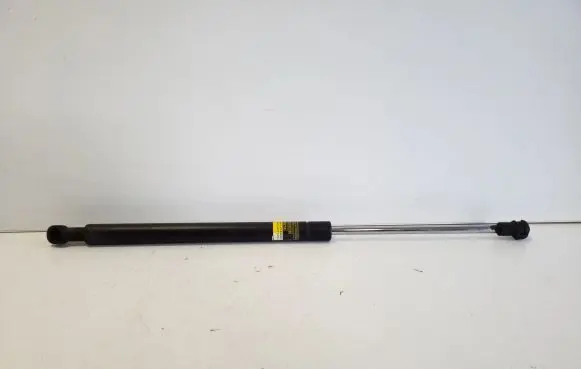 Lexus CT 200H Tailgate/trunk strut/damper