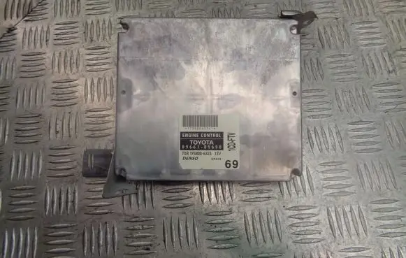 Toyota Avensis T250 Engine control unit/module ECU 89661-05690