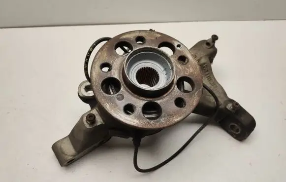 Mercedes-Benz CLS C218 X218 Front wheel hub A2183320100