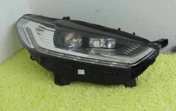 Ford Mondeo MK V Headlight/headlamp ES73-13D154-CE