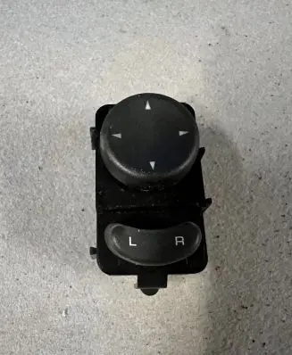 Chrysler Grand Voyager IV Wing mirror switch 212265103 3046A