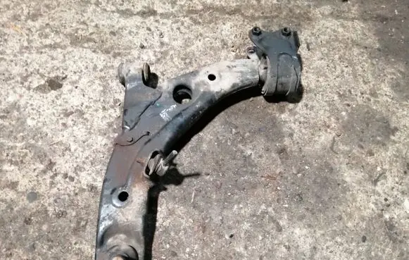 Front lower control arm/wishbone