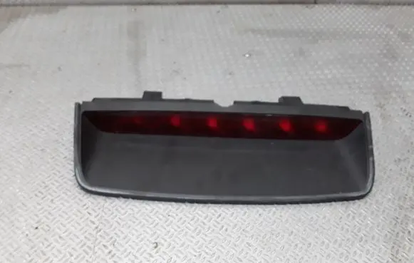 Nissan Primera Third/center stoplight