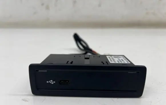 Mercedes-Benz CLA C118 X118 USB socket connector A2478203902