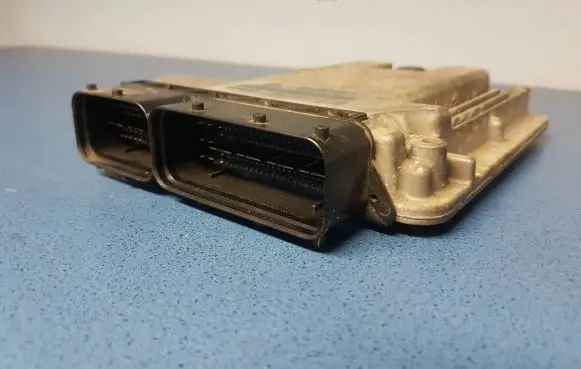 Volkswagen Touareg I Engine control unit/module 070906016F 1039S02925 0281011258