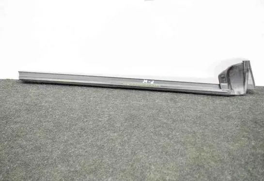 Tesla Model 3 Front door glass trim molding 109049500E 109049600E