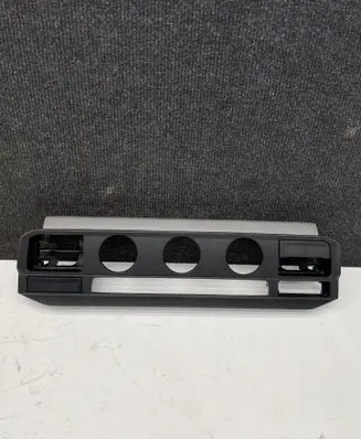 Man TGE 1gen Dashboard center trim panel 7C0857212