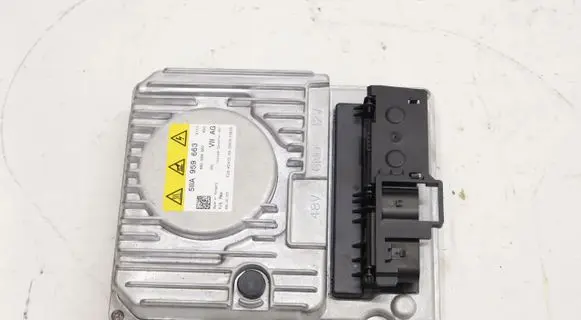 Volkswagen Golf VIII Voltage converter inverter 5WA959663