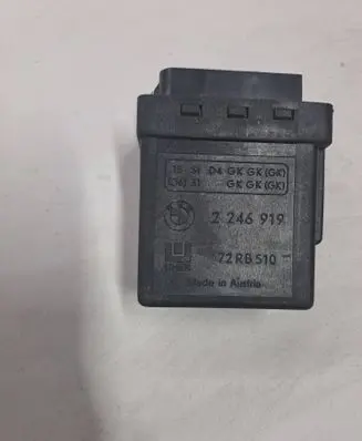 BMW 5 E39 Glow plug pre-heat relay 2246919