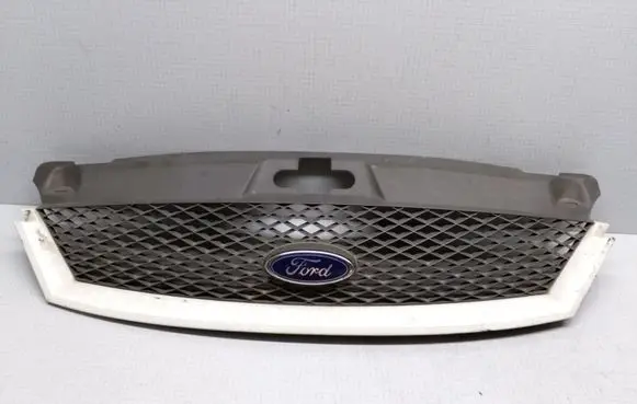 Ford Mondeo Mk III Front bumper upper radiator grill 1S7X8A100AK