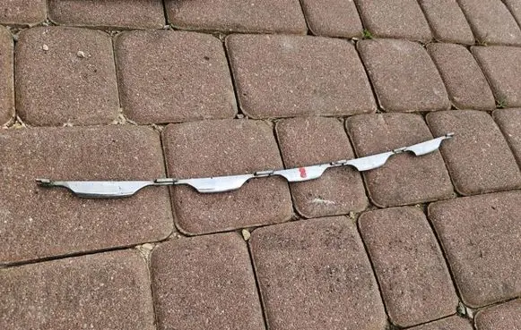 Opel Insignia B Front bumper upper radiator grill 39198805